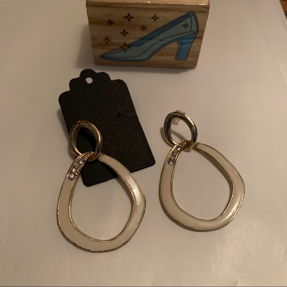 Vintage No~8 Unique Light Weight Fancy Earrings - Picture 8 of 11